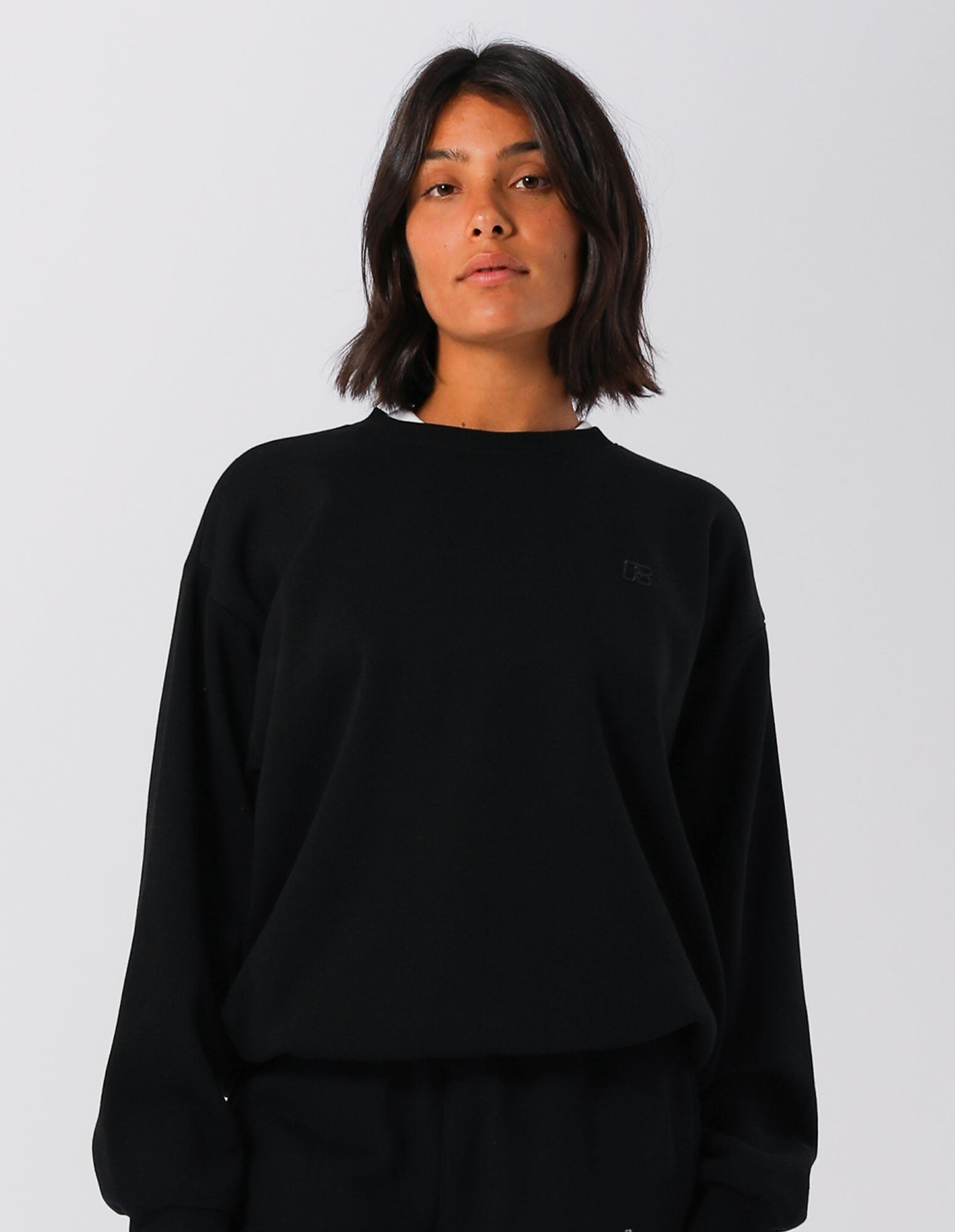 Russell Athletic Australia Women's R Logo Crew - Black True Since 1902