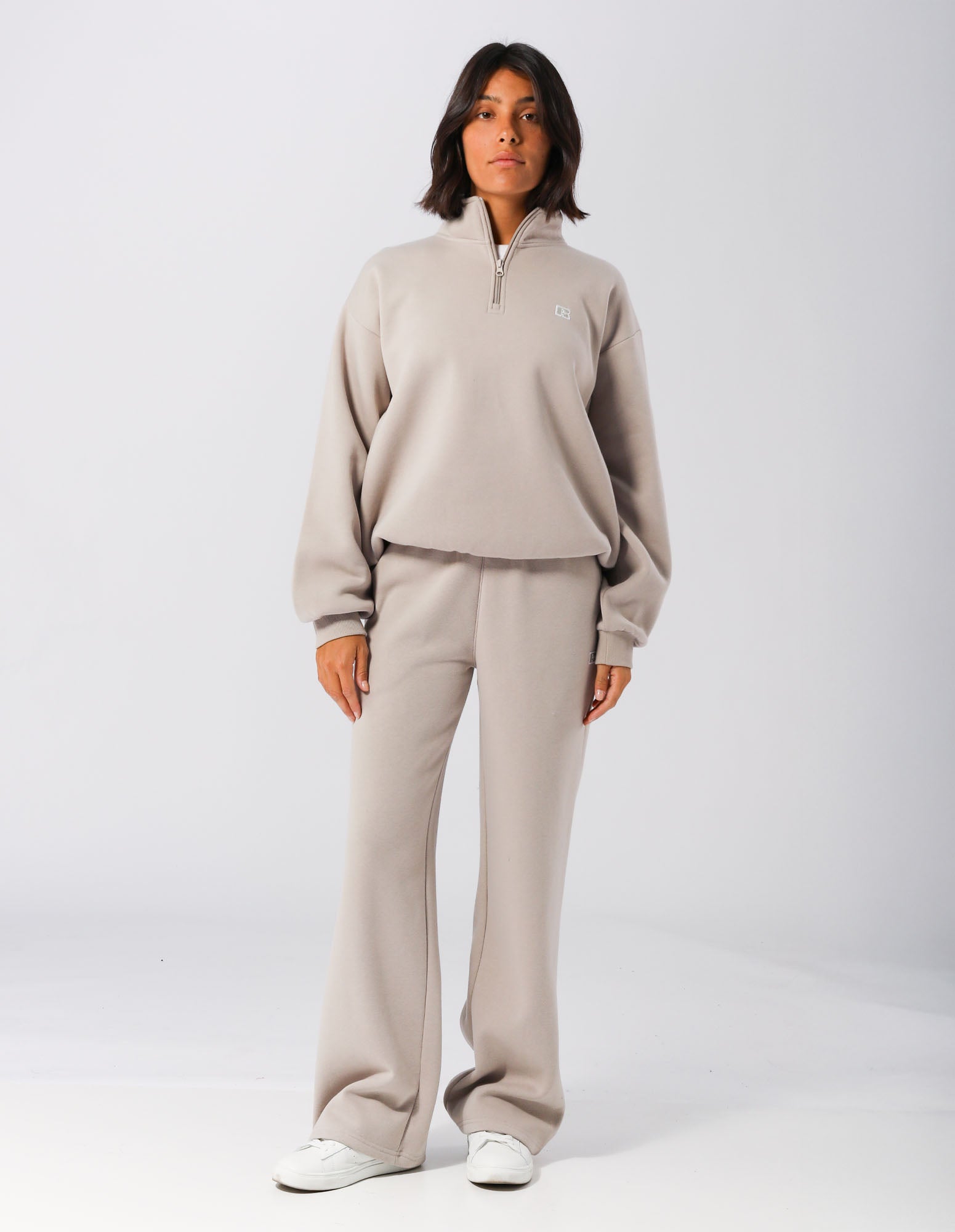 Russell Athletic Australia Womens R Logo 1/4 Zip - String True Since 1902