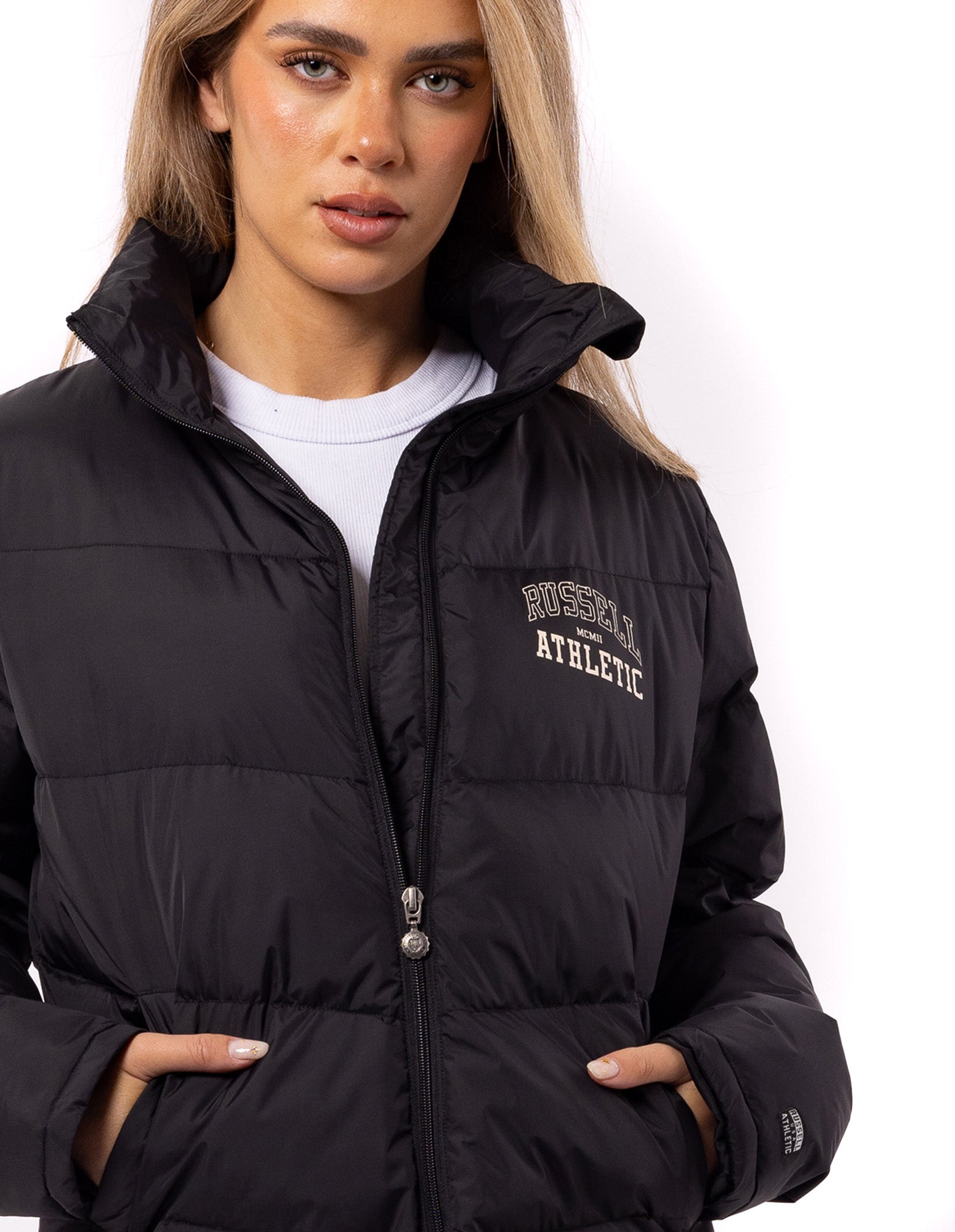 Russell Athletic Australia Women's Arch Logo Puffer Jacket - Black True Since 1902