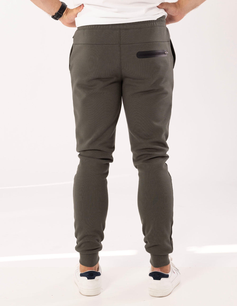 Russell Athletic Australia Men's Typhooon Trackpant - Olive True Since 1902