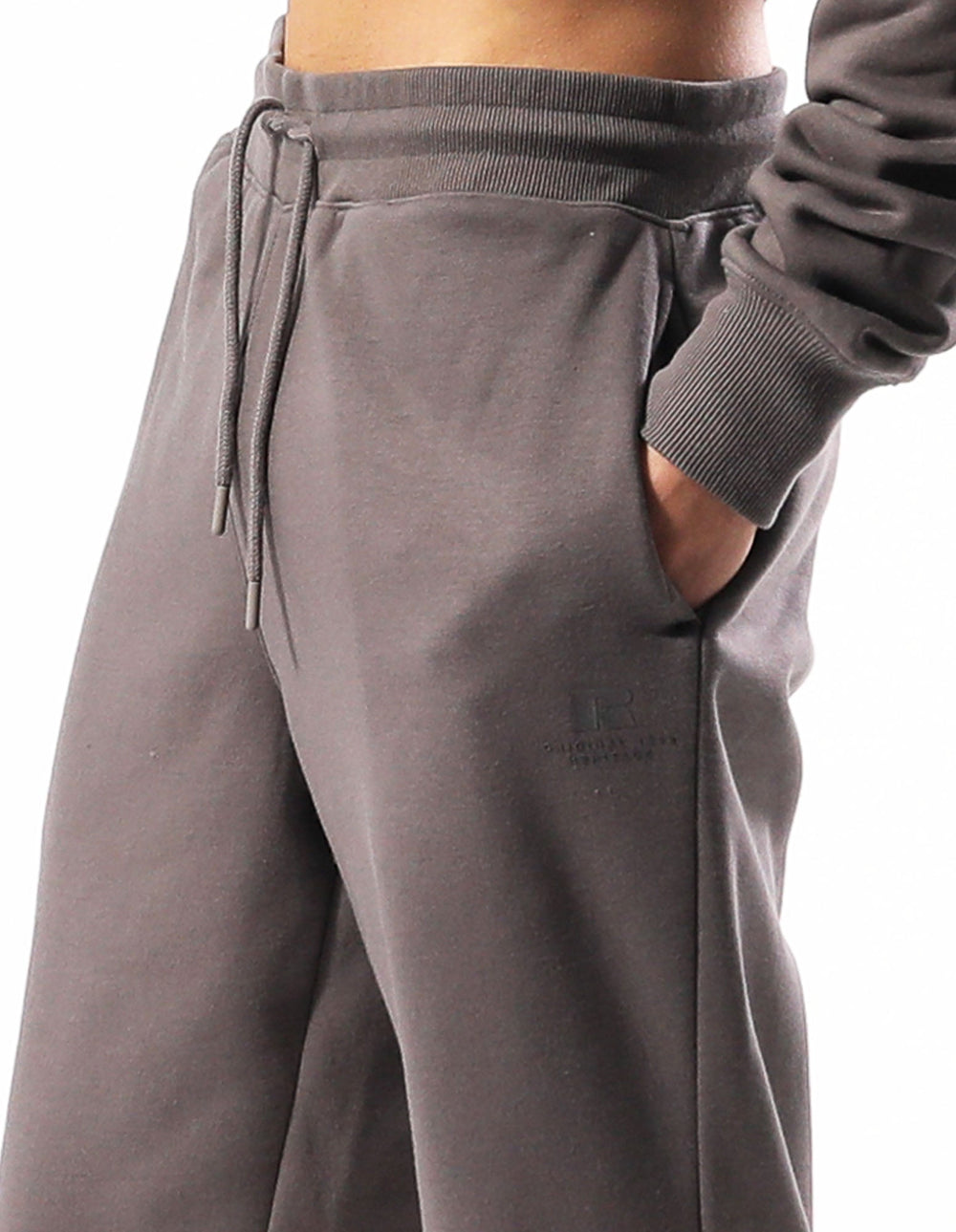 Russell Athletic Australia Men's Brooklyn Cuffed Trackpant - Smoke True Since 1902