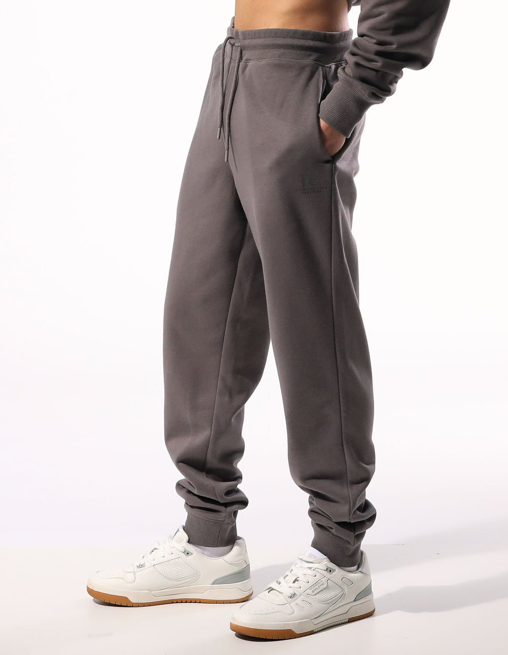 Russell Athletic Australia Men's Brooklyn Cuffed Trackpant - Smoke True Since 1902