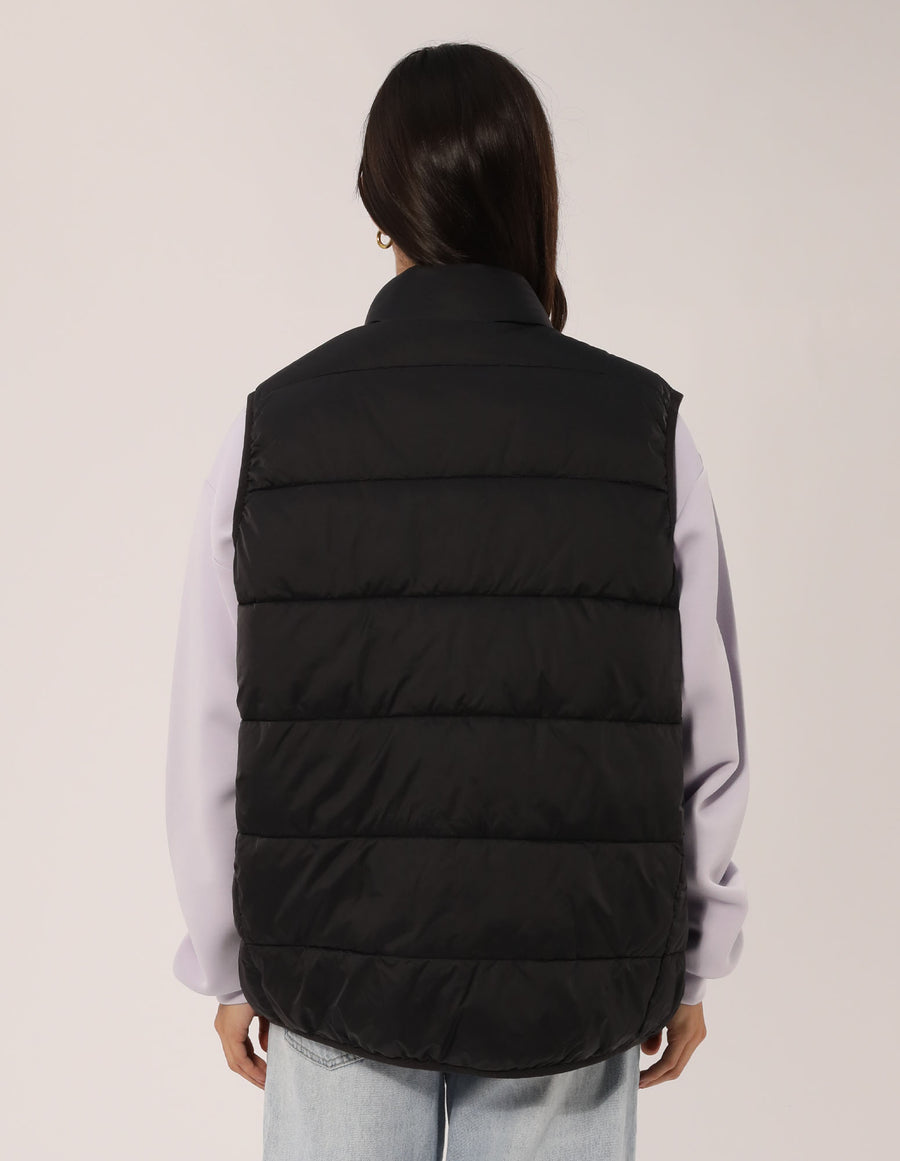 Russell Athletic Australia Unisex R Logo Lightweight Packable Puffer Vest - Black True Since 1902