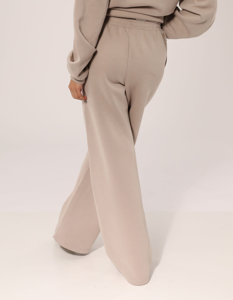 Russell Athletic Australia Women's R Tech Leisure Wide Leg Track Pant - String True Since 1902